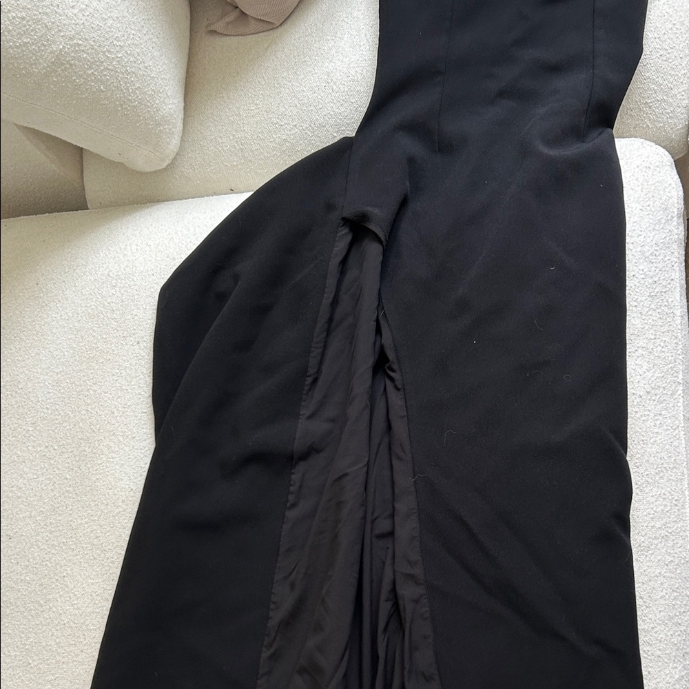 Black dress - Picture 3 of 8